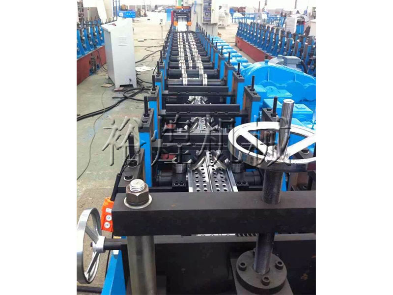 腳踏板設(shè)備成型機(jī) 腳踏板設(shè)備成型機(jī)